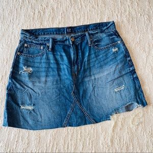 GAP Distressed Jean Mini Skirt Size 32
